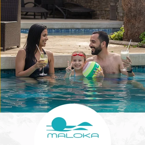 El Maloka Hotel Boutique & Spa es un refugio de lujo minimalista ubicado a los pies del Cerro Matasiete, cerca de Playa Guacuco. Su arquitectura única integra la naturaleza con cascadas y piscinas que fluyen entre las habitaciones. Es el lugar ideal para desconectarse en un ambiente sereno y sofisticado, ofreciendo un servicio personalizado en un entorno estéticamente impecable.